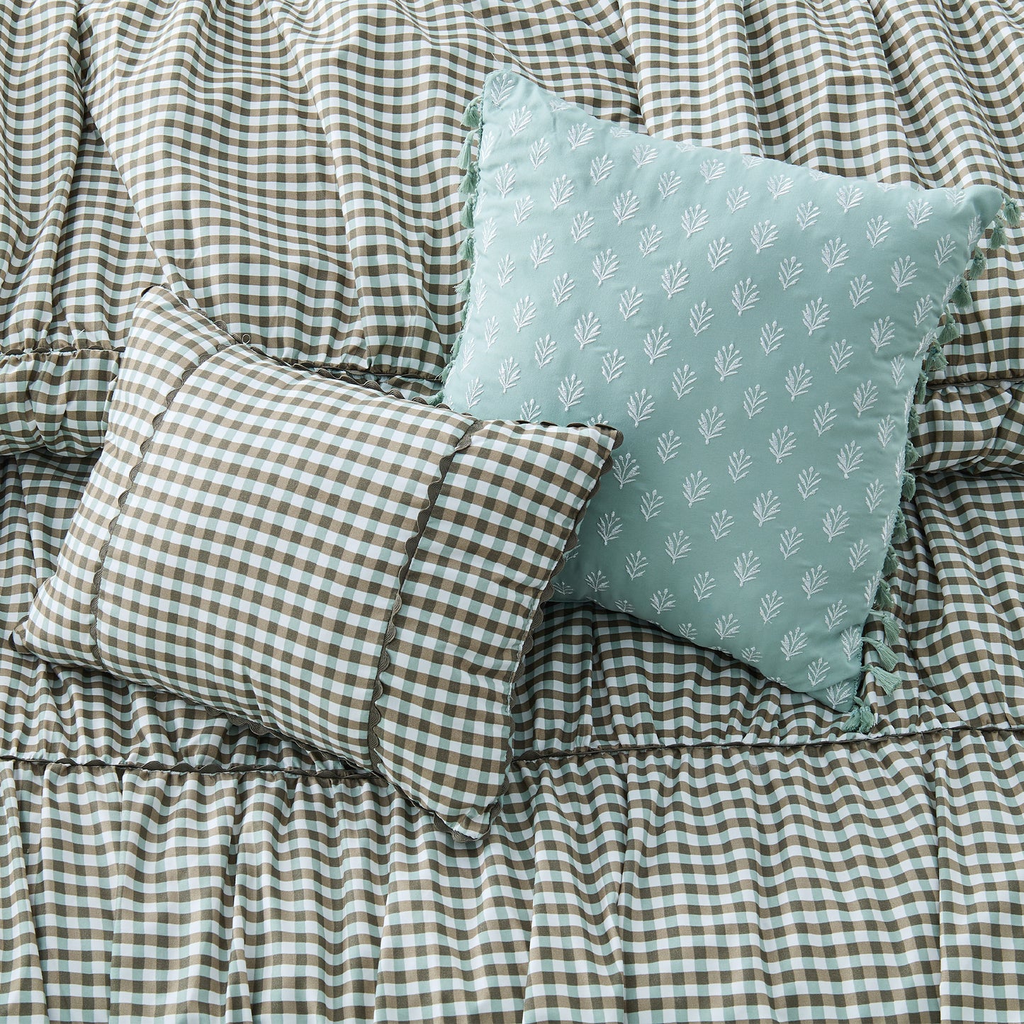 Plaid Ruched All Season Comforter Set with Decorative Pillows