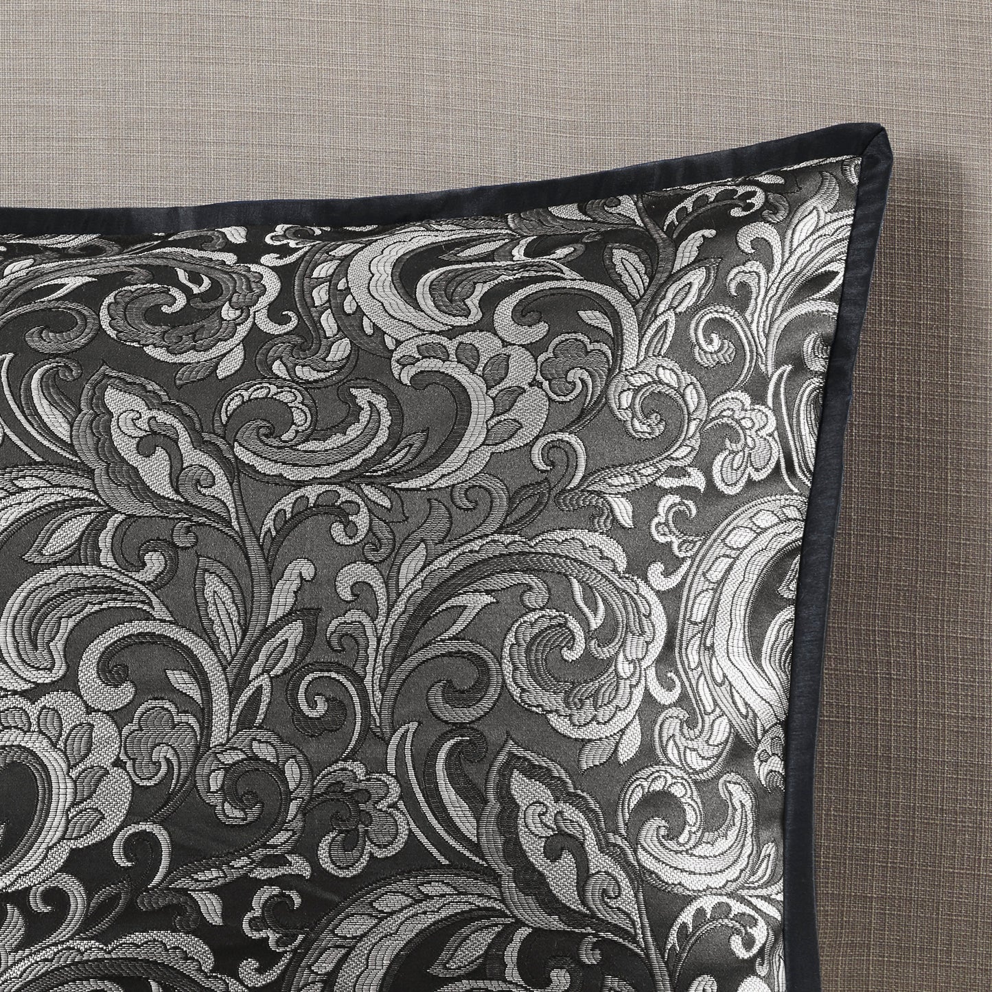 Room in a Bag Jacquard Paisley Pattern Conforter Set with Comforter, Bedskirt, Bed Sheets, Curtains, Pillowcases