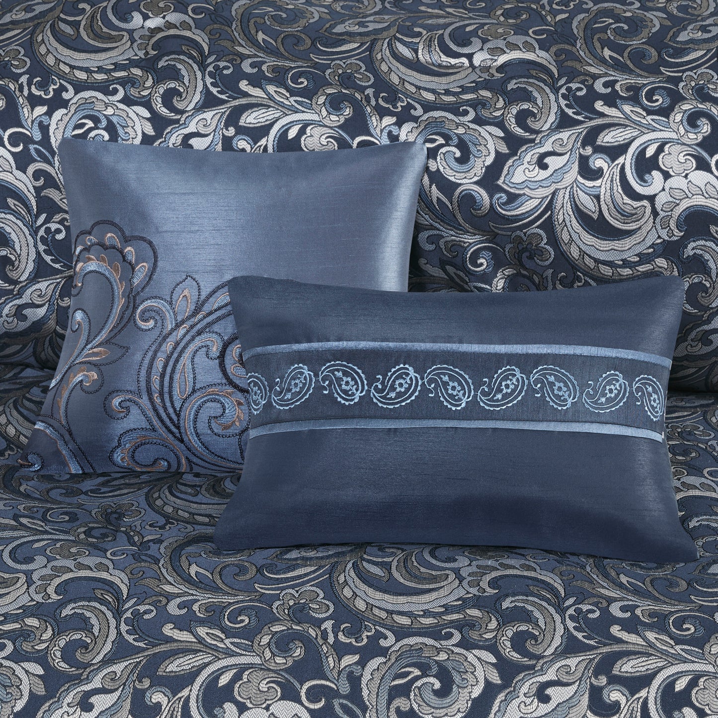 Room in a Bag Jacquard Paisley Pattern Conforter Set with Comforter, Bedskirt, Bed Sheets, Curtains, Pillowcases