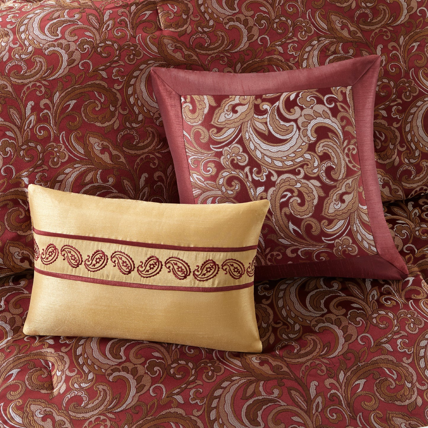 Room in a Bag Jacquard Paisley Pattern Conforter Set with Comforter, Bedskirt, Bed Sheets, Curtains, Pillowcases