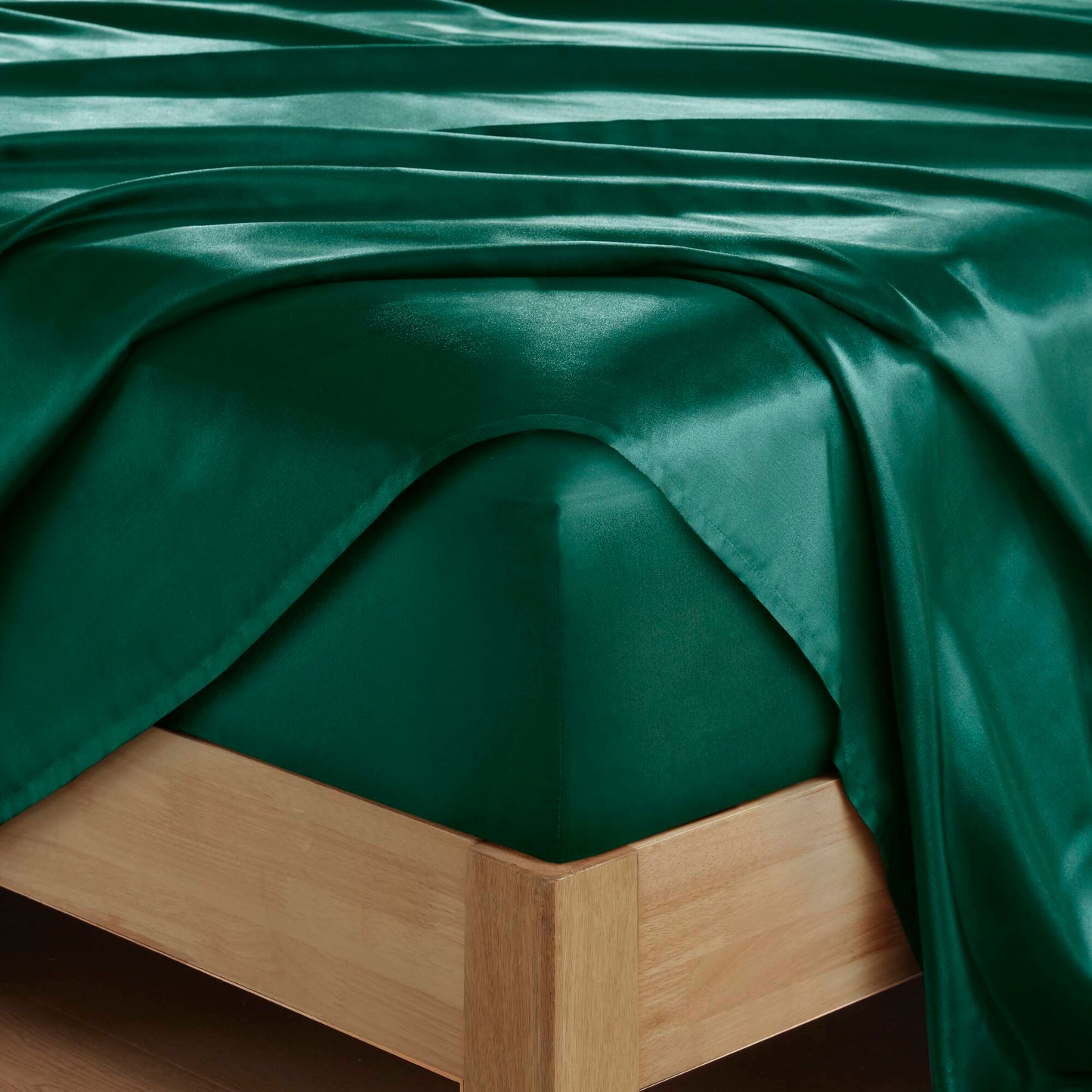 Satin Sheet Set, Silky Sheen and Cloud-Soft Feel Lightweight Bed Sheet