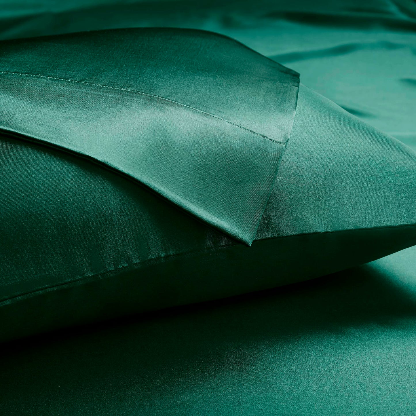 Satin Sheet Set, Silky Sheen and Cloud-Soft Feel Lightweight Bed Sheet