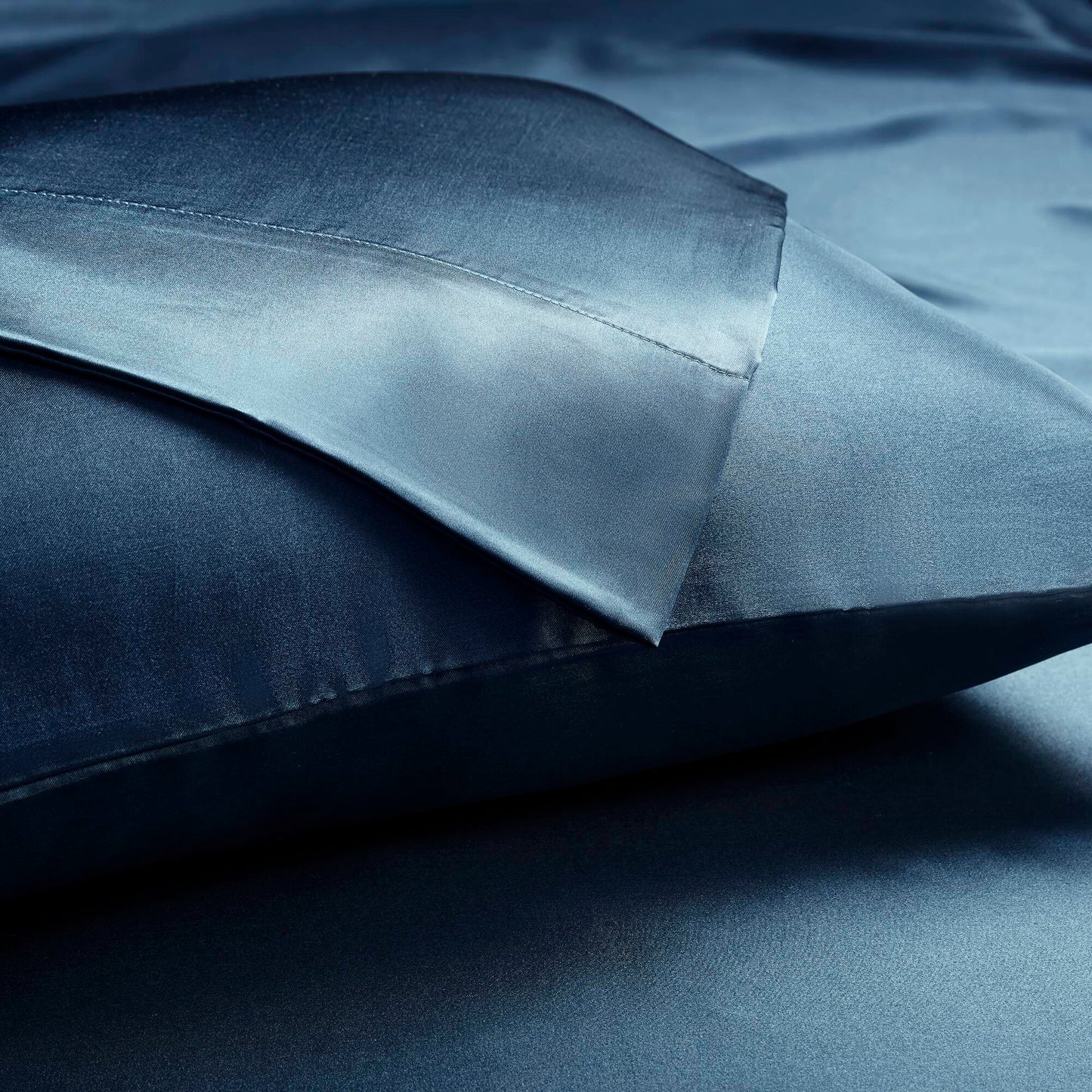 Satin Sheet Set, Silky Sheen and Cloud-Soft Feel Lightweight Bed Sheet