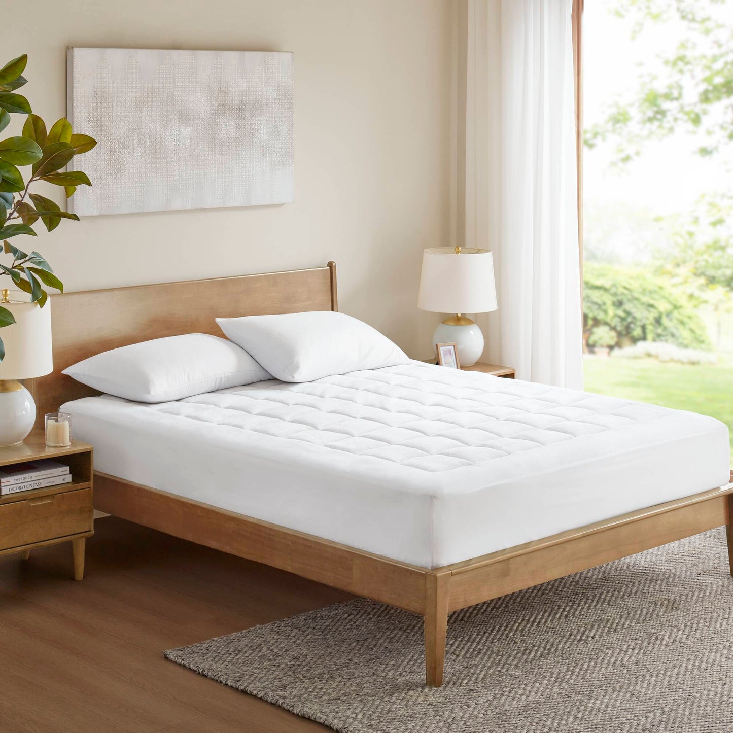 White Quilted Fitted Mattress Pad Cover with Deep Pocket, Waterproof Mattress Protector, Cloud Soft Down Alternative Mattress Cover, Machine Washable