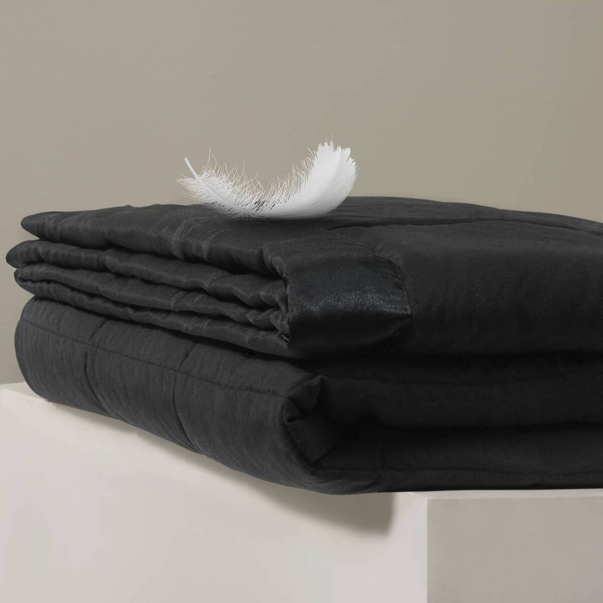 Lightweight Down Alternative Blanket with Satin Trim