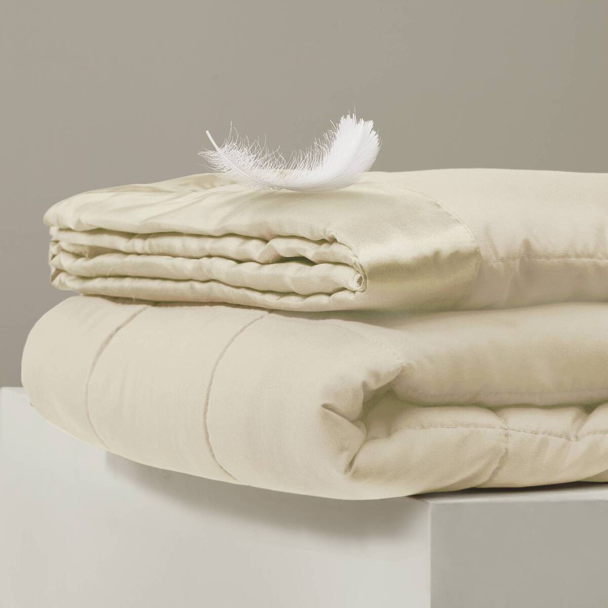 Lightweight Down Alternative Blanket with Satin Trim