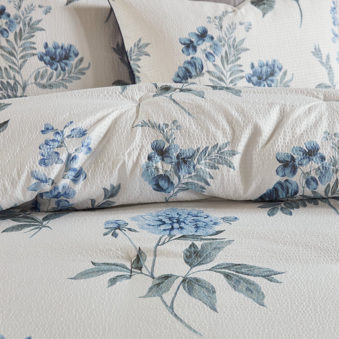 Printed Seersucker Comforter Set with Throw Blanket