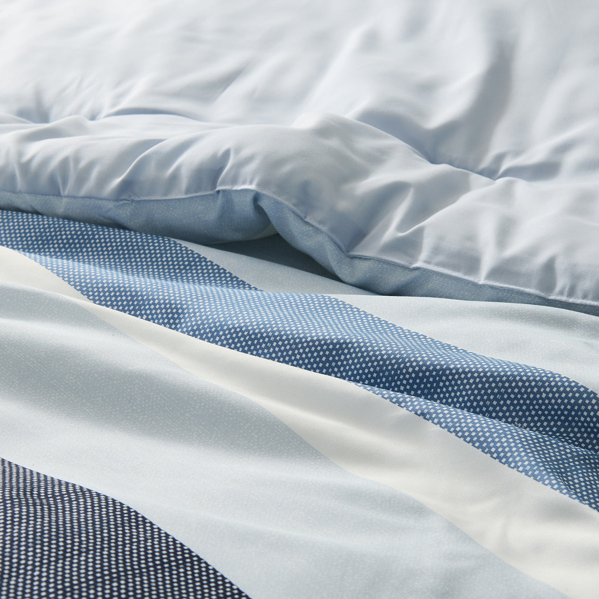 Blais Reversible Striped Comforter Bed Set