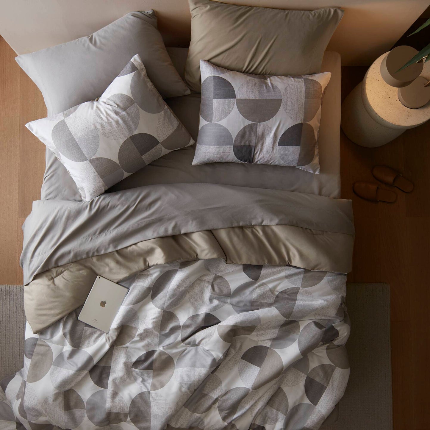 Round Geometric Print Comforter Mini Set