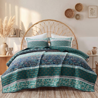 Boho Floral Reversible Patchwork Quilt Set with Pillowcases