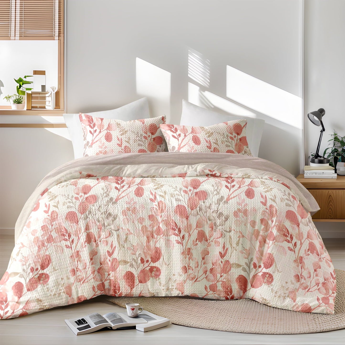 Reversible Floral Comforter Set for Dorm Bedding, Lightweight All Season Comforter Bed Set with Pillow Shams in Twin/Twin XL, Full/Queen, and King/Cal King