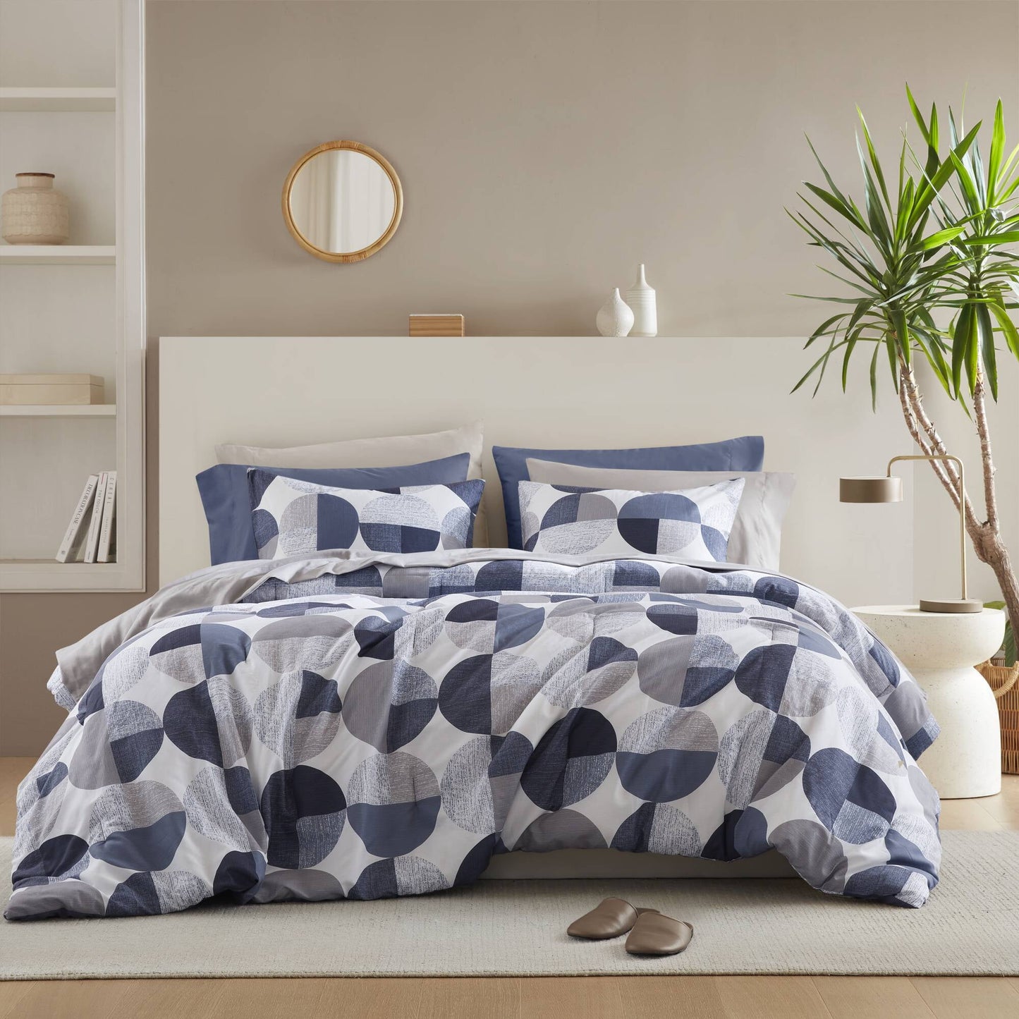 Round Geometric Print Comforter Set, Bed-in-a-Bag Bedding Set