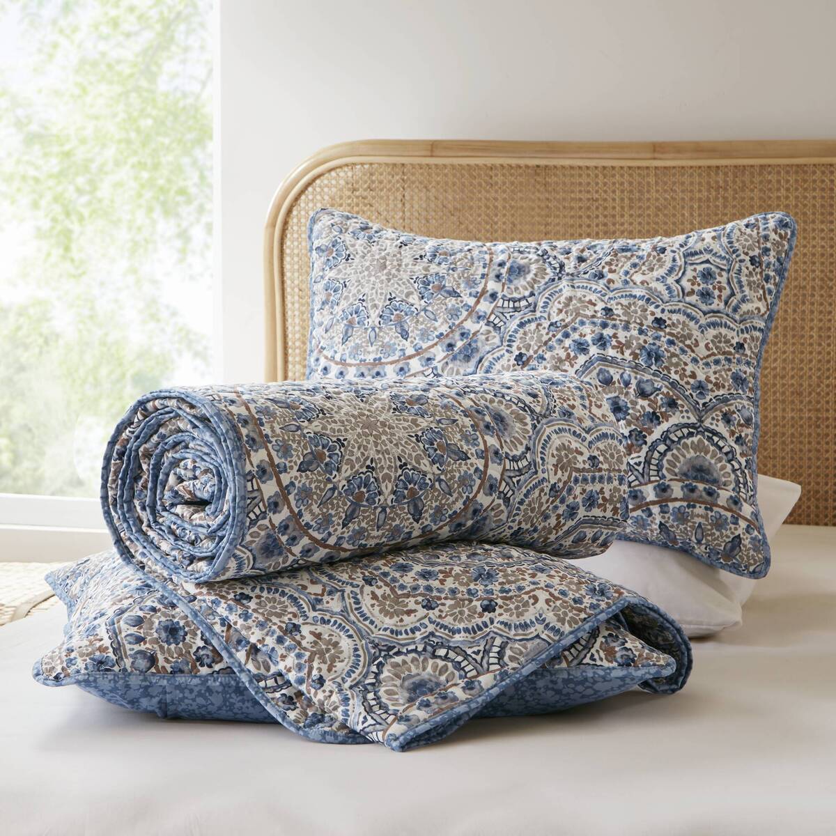 Floral Boho Quilt Set, Reversible Bedding Set