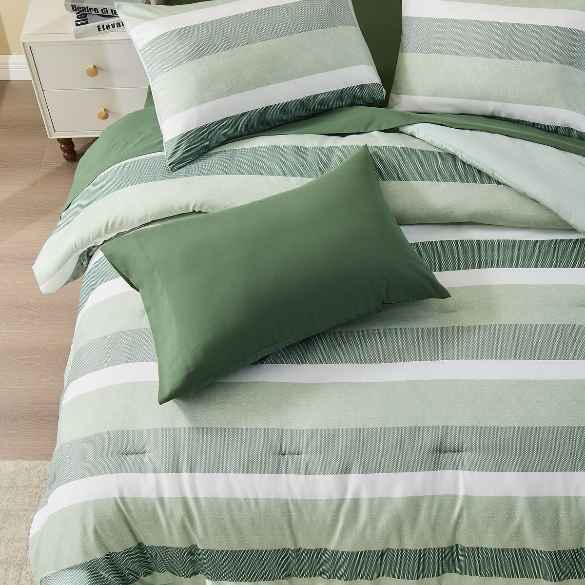 Blais Reversible Striped Comforter Bed Set