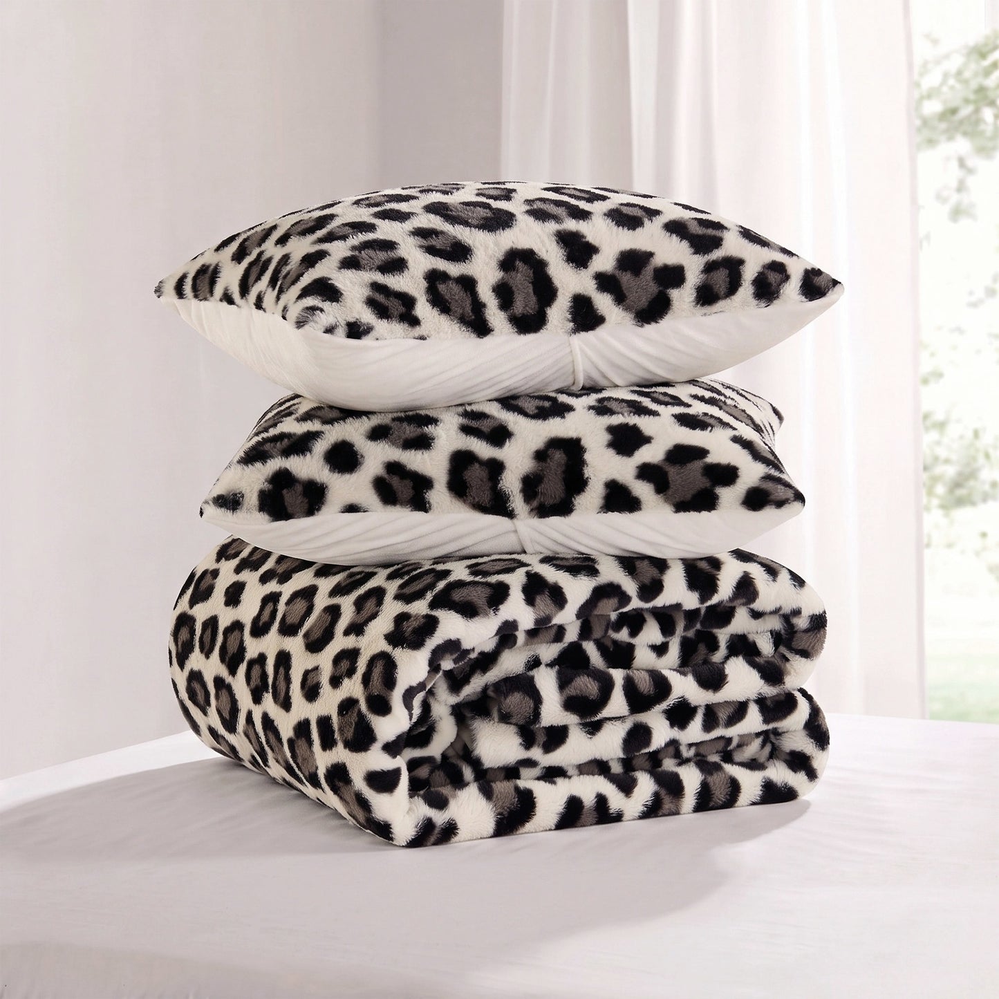 Faux Fur Reversible Bedding Set, Printed Serengeti Fur & Velvet Comforter Set with Comforter & Sham