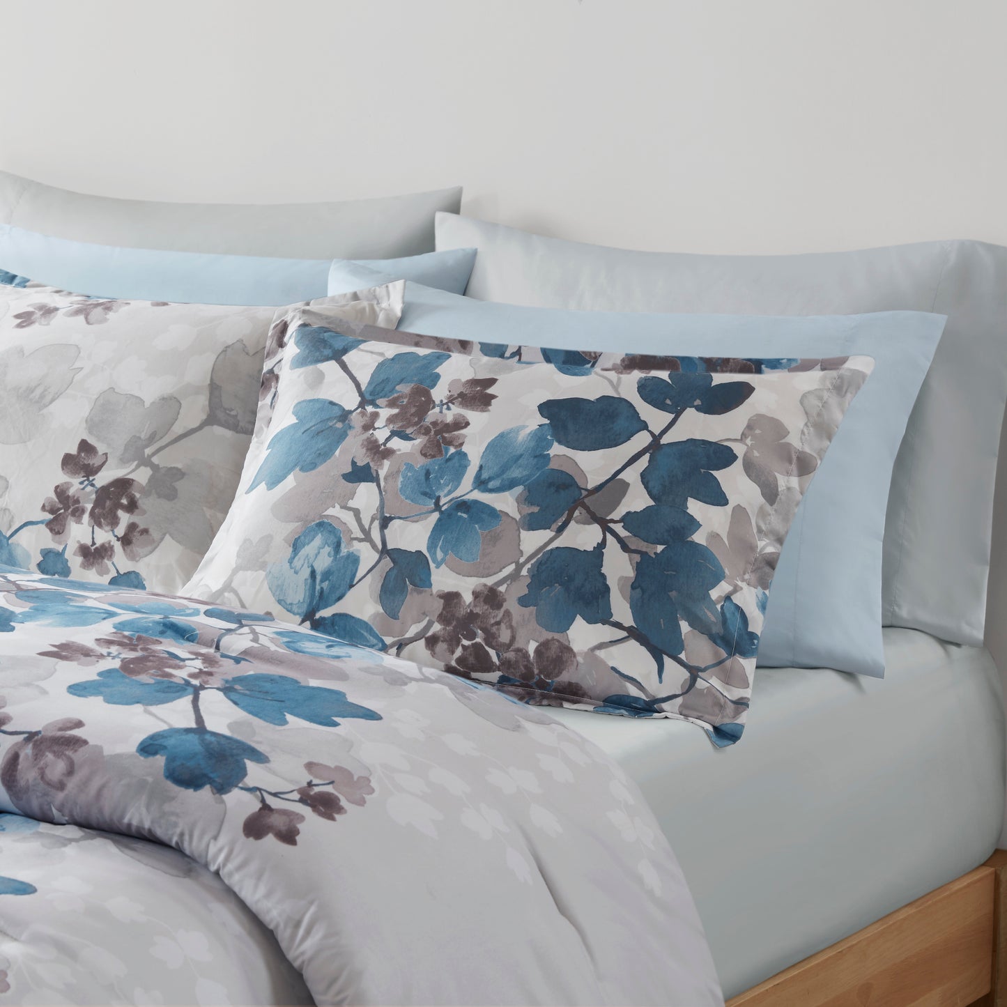 Medallion Pattern Bed in a Bag Bedding Comforter Set with Comforter, Flat Sheets, Fitted Sheets with Side Pockets