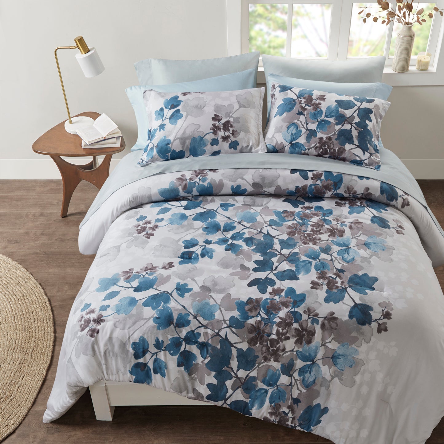 Medallion Pattern Bed in a Bag Bedding Comforter Set with Comforter, Flat Sheets, Fitted Sheets with Side Pockets